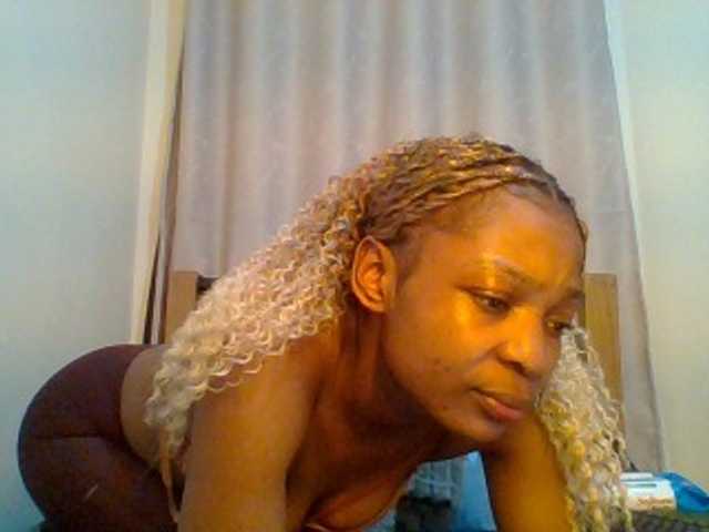 brianna254 live cam on BongaCams