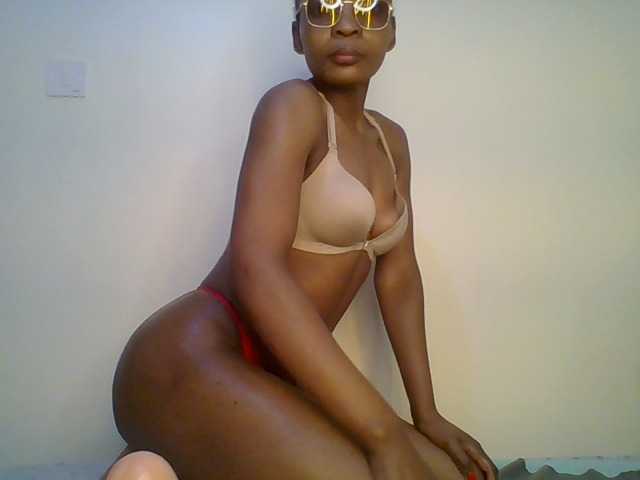 brianna254 live cam on BongaCams