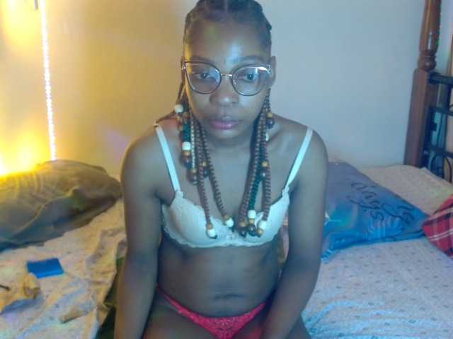 brianna254 live cam on BongaCams