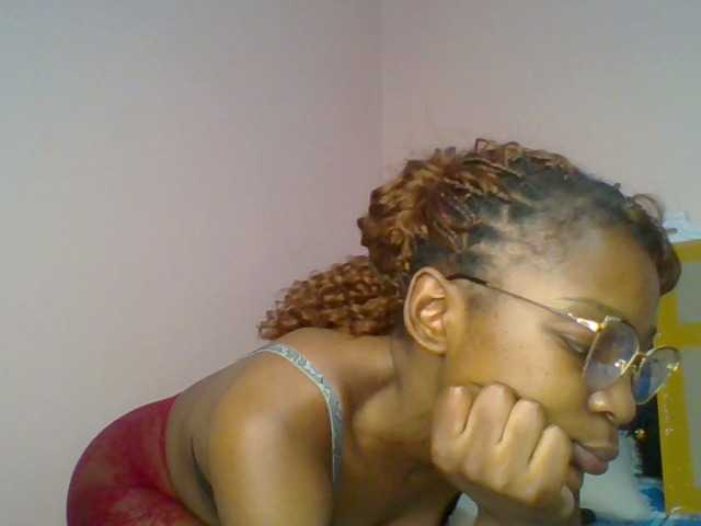 brianna254 live cam on BongaCams