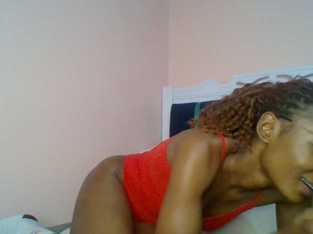 brianna254 live cam on BongaCams