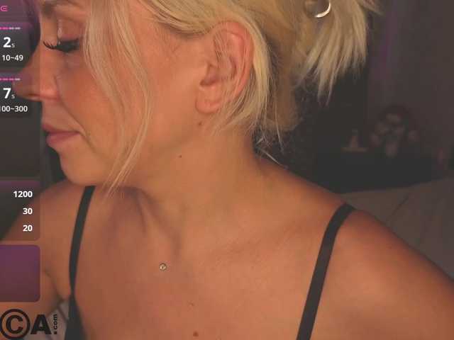 Stasy-Traiin live webcam show