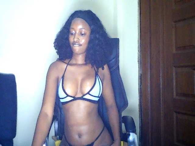 Politegirl live cam on BongaCams