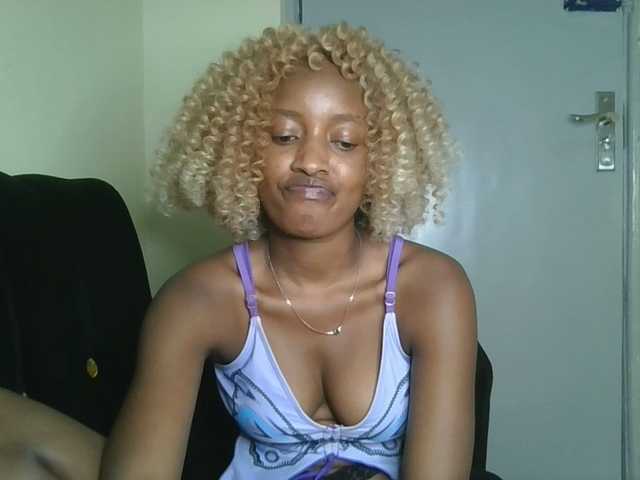 Politegirl live cam on BongaCams
