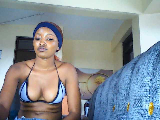 Politegirl live cam on BongaCams