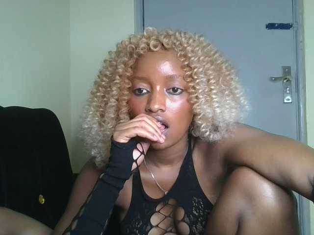 Politegirl live cam on BongaCams