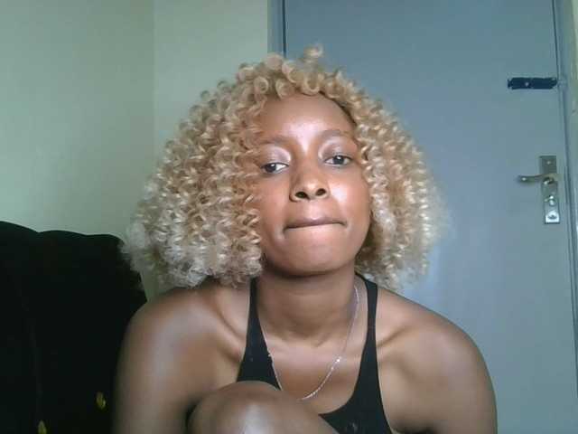Politegirl live cam on BongaCams