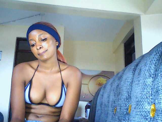 Politegirl live cam on BongaCams