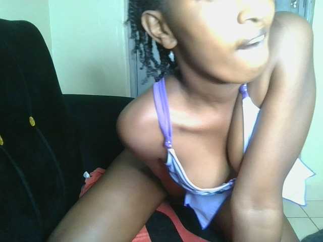 Politegirl live cam on BongaCams