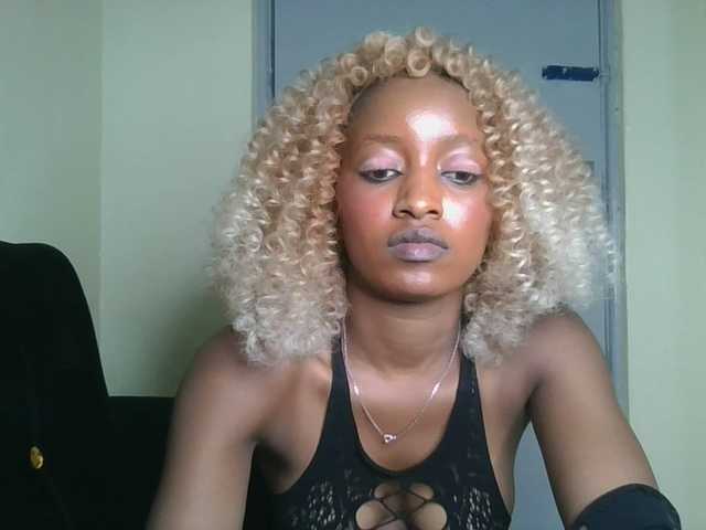 Politegirl live cam on BongaCams