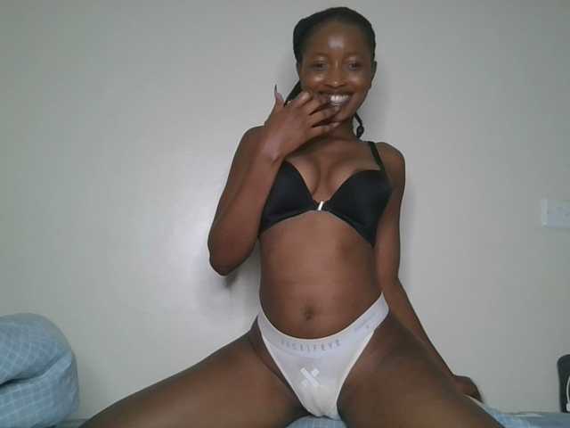 Politegirl live cam on BongaCams