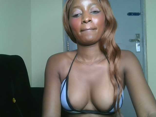 Politegirl live cam on BongaCams