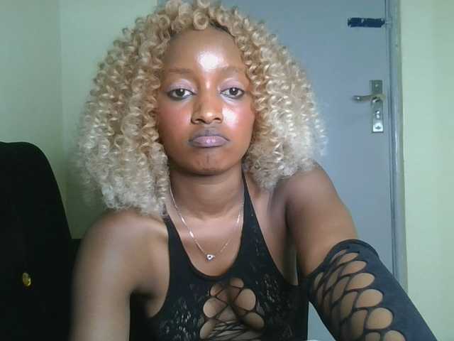 Politegirl live cam on BongaCams