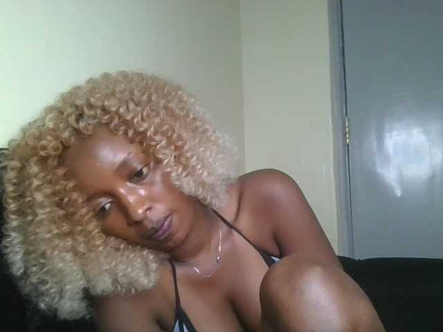 Politegirl live cam on BongaCams