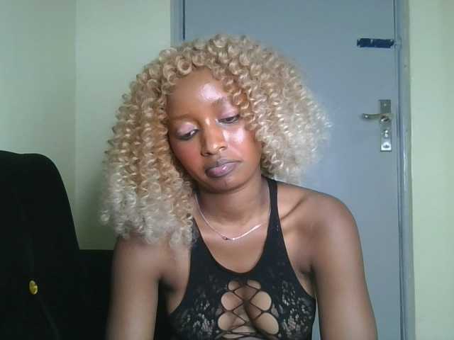 Politegirl live cam on BongaCams