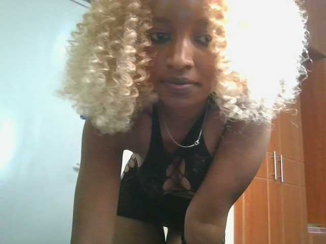 Politegirl live cam on BongaCams