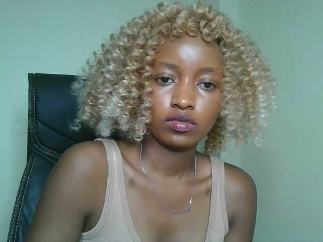 Politegirl live cam on BongaCams