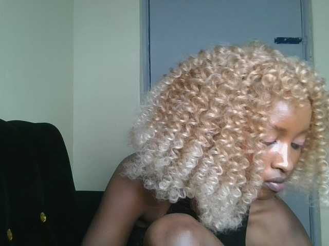 Politegirl live cam on BongaCams