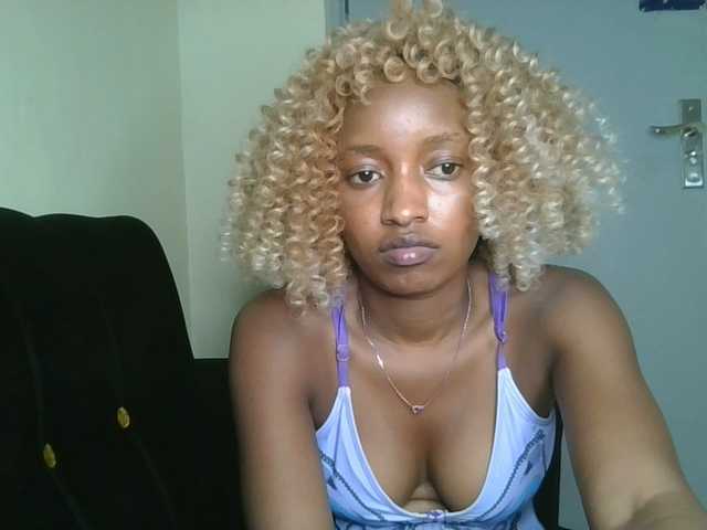 Politegirl live cam on BongaCams