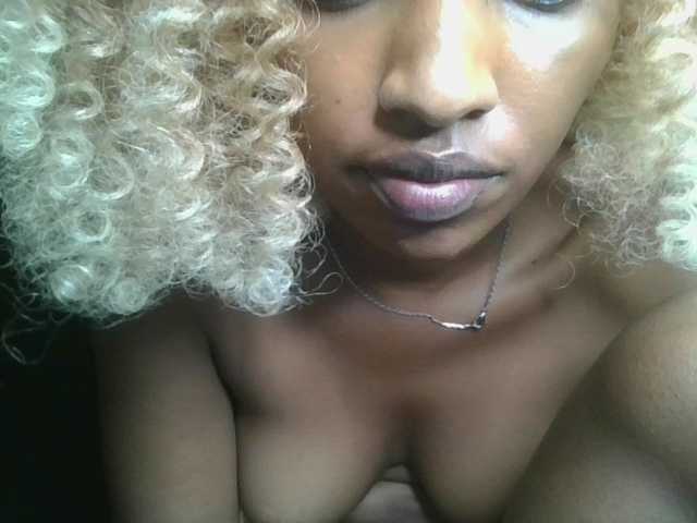 Politegirl live cam on BongaCams