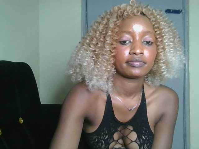 Politegirl live cam on BongaCams