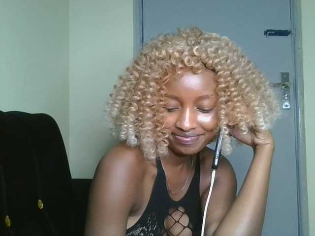 Politegirl live cam on BongaCams