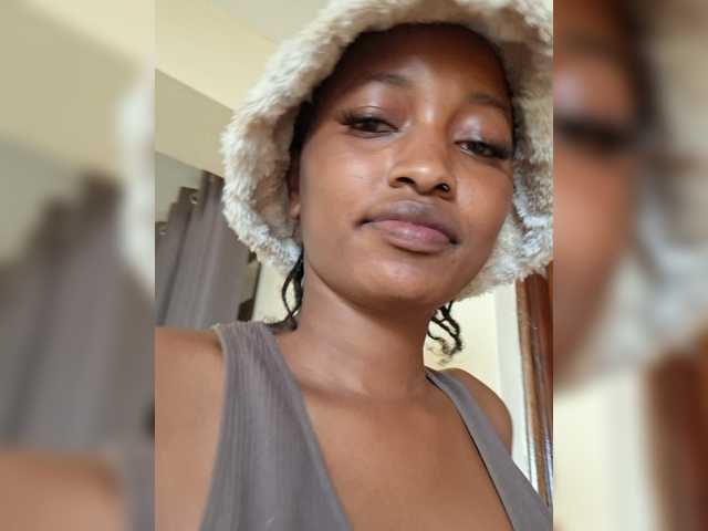 Politegirl live cam on BongaCams