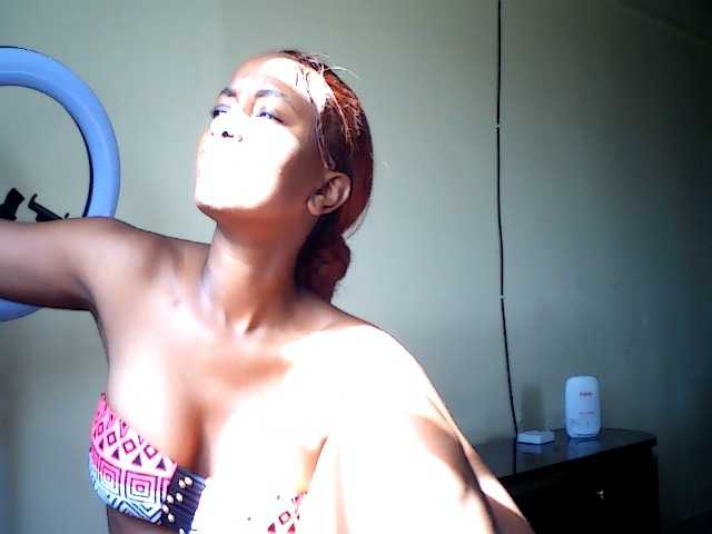 Politegirl live cam on BongaCams