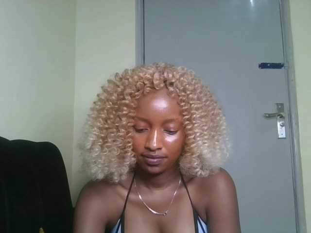 Politegirl live cam on BongaCams