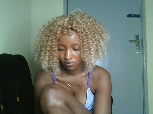 Politegirl live cam on BongaCams