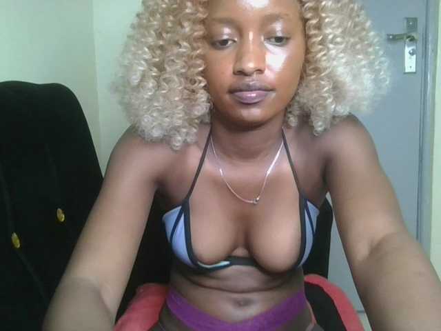 Politegirl live cam on BongaCams