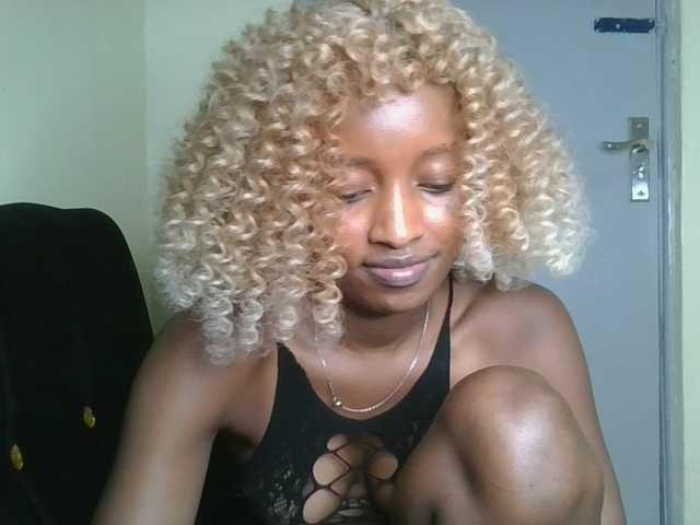 Politegirl live cam on BongaCams