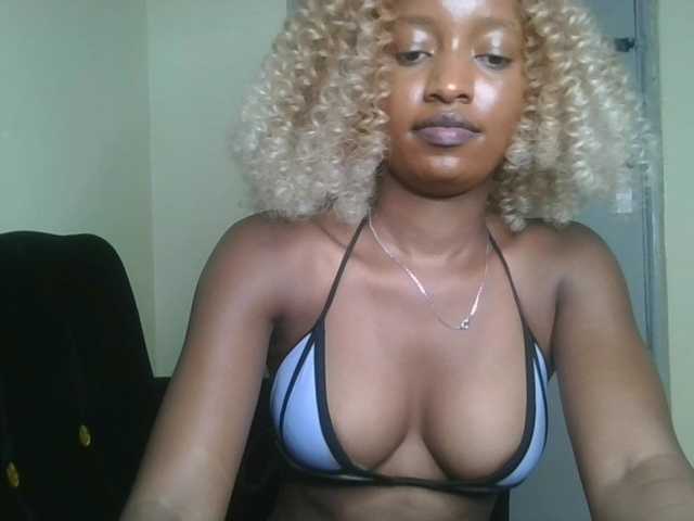 Politegirl live cam on BongaCams