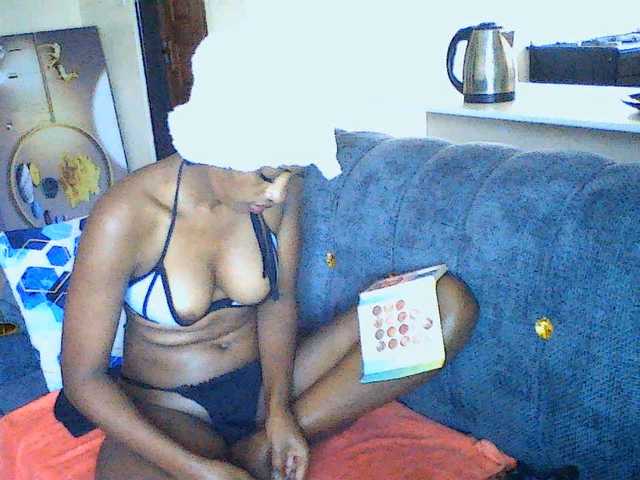 Politegirl live cam on BongaCams