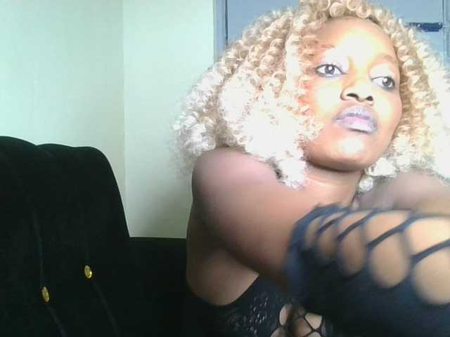 Politegirl live cam on BongaCams