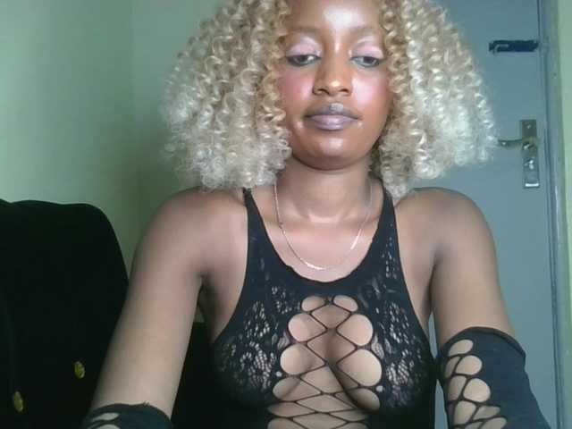 Politegirl live cam on BongaCams