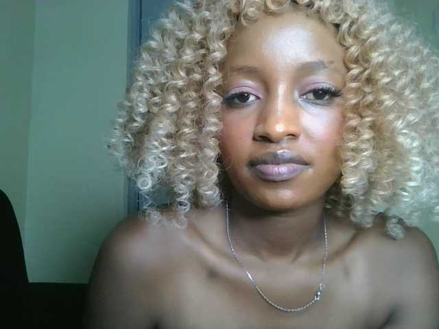 Politegirl live cam on BongaCams