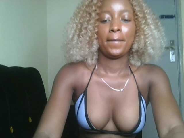 Politegirl live cam on BongaCams