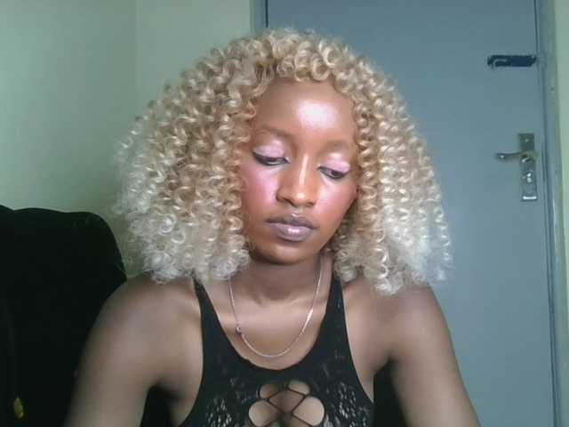 Politegirl live cam on BongaCams