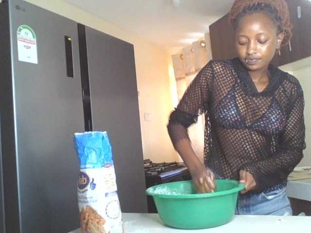 Politegirl live cam on BongaCams