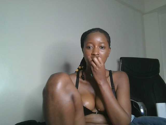 Politegirl live cam on BongaCams