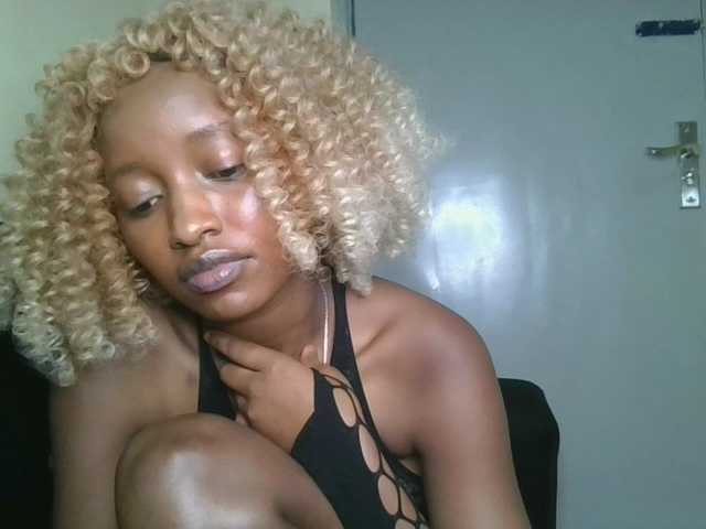Politegirl live cam on BongaCams