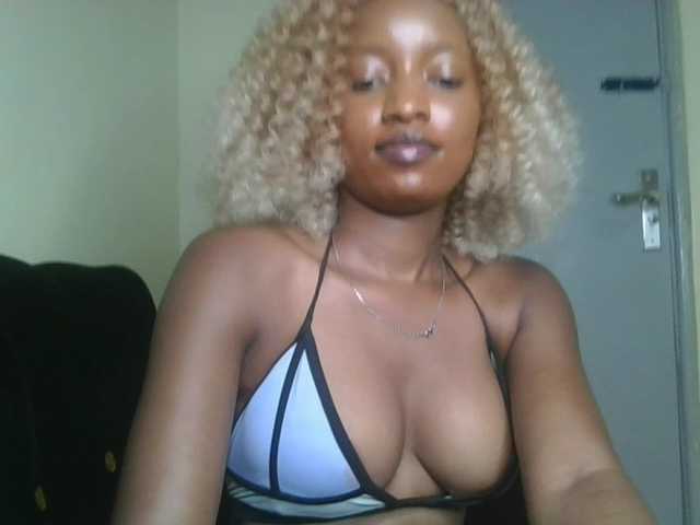 Politegirl live cam on BongaCams