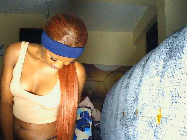 Politegirl live cam on BongaCams