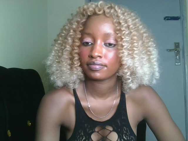 Politegirl live cam on BongaCams