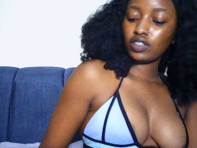 Politegirl live cam on BongaCams