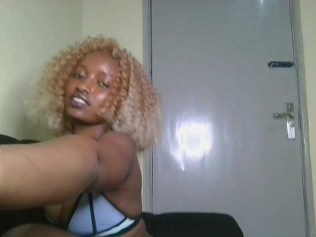 Politegirl live cam on BongaCams