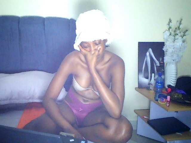 Politegirl live cam on BongaCams