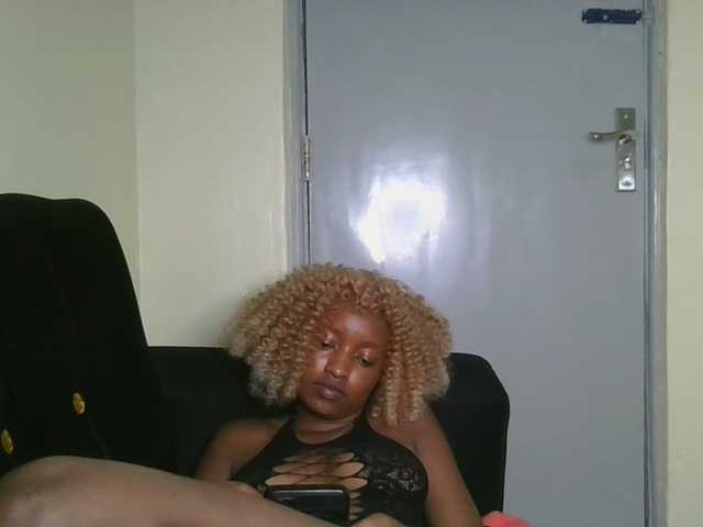 Politegirl live cam on BongaCams