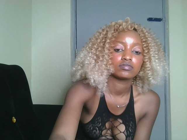 Politegirl live cam on BongaCams